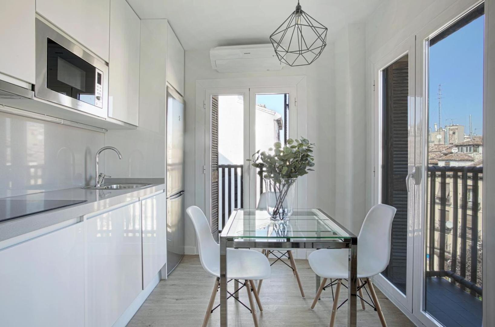 Genteel Home Cava Baja Madrid Exterior photo